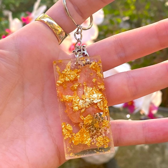 Pack of 3 Flower Resin Keychain Mystery Bundle - Picture 6 of 13